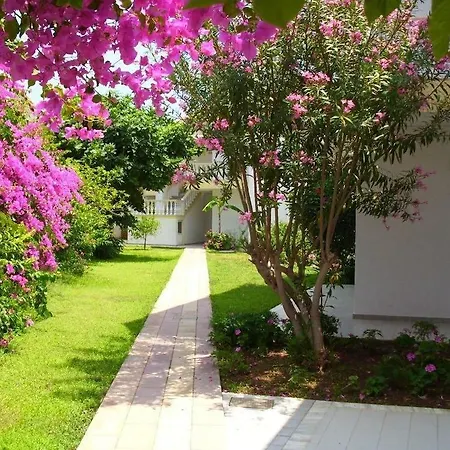 Helgas Paradise Otel