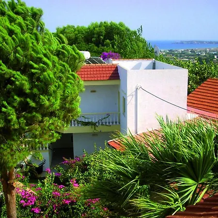 Helgas Paradise Otel 2*