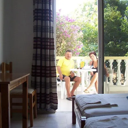 Otel Helgas Paradise 2*