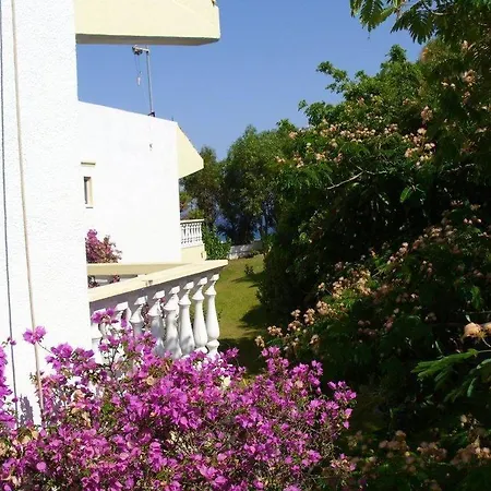 Helgas Paradise Otel Afantou