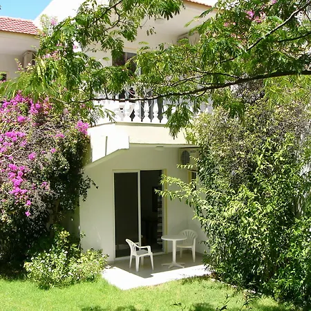 Helgas Paradise Otel 2*