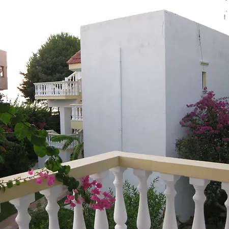 Otel Helgas Paradise 2*