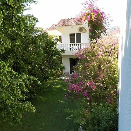Otel Helgas Paradise 2*